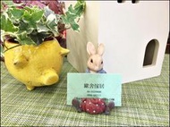 彼得兔系列 波麗製草莓兔子福袋名片座 比得兔 正版授權立體兔子公仔便條紙架桌上名片收納架收藏擺飾品【歐舍傢居】
