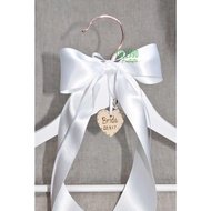 Wooden clothes hanger with name engraved upon request for bride and groom (1 piece) |SHI1990