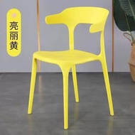 塑膠椅靠背椅家用牛角椅北歐奶茶店簡約椅耐磨損客廳休閒椅子