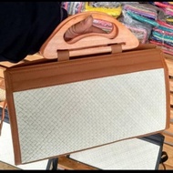 Tas pandan kotak handle kayu