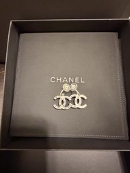 Chanel 雙C耳環