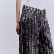 Merge Official - Fuzzy Jeans (พร้อมส่ง)