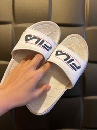 好市多購入Fila白色拖鞋