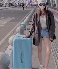 rimowa essential   size 33"