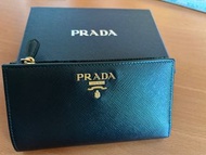 Prada 中長款銀包