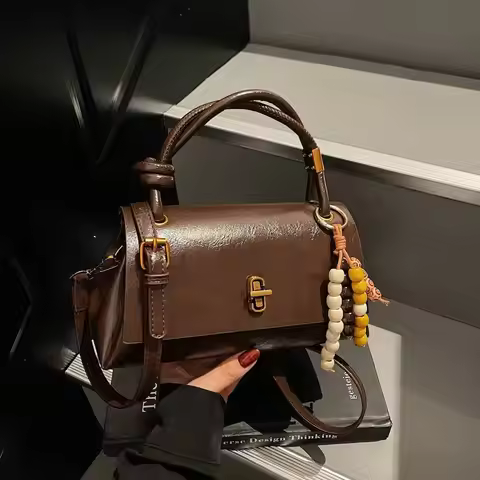 New Fashion Casual Oil Wax Leather Shiny Surface Women's Shoulder Crossbody Bag Luxury Style Nylon M