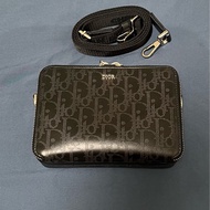 <絕版>DIOR拉鍊手拿包附肩背帶、Oblique雕花相機包