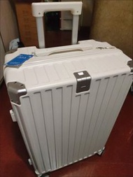 全新20吋白色行李箱 可帶上飛機