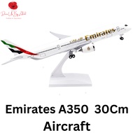 “Malaysia Airlines Airbus A380 30cm Diecast Airplane Model – Aviation Souvenir Gift”