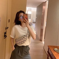 小ck包包夏潮洋气胸包运动腰包单肩时尚百搭女包Small CK Bag Summer Trendy Chest Bag Sports Waist Bagsaefdd333my20260124