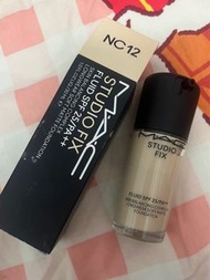 MAC粉底液NC12