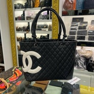 東區正精品㊣CHANEL CAMBON 香奈兒康朋黑色牛皮白色雙C LOGO 銀釦拉鍊肩背包桶包大款 RZ6535