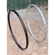 Weinmann XRD28 700c/ 622/ 29inch bicycle rims and braces, 32 holes, rim brake, black, silver.