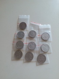 香港:前殖民地:(5元硬幣):80年代一套:大小皇冠:女皇頭:(1980年):81:82:(硬幣膽1983年):84:85:86:(硬幣膽1987年):88:1989年:(10個1套):在市面上極少有