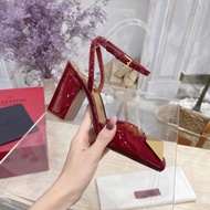 Sandals, rivet elements luxury gorgeous! The latest gold large rivet elements full of advanced sense