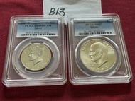 2001 s 1973 s 美國政府發行 甘迺迪精鑄銀幣 ，艾森豪威爾銀幣 ，少見的PCGS PR69 , MS 67 ，價錢是兩個一齊出去的價錢，不是單個的價格，不散賣的，兩個原光BU品相都非常良好