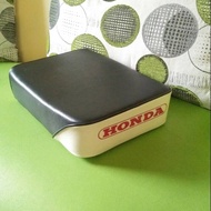 C70 seat separate Rear part with plate base