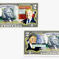 [HCM]Tiền kỷ niệm 2 USD in màu tổng thống Donald Trump trưng trên bàn làm quà tặng lưu niệm -TMT Col