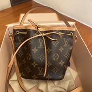 LV 花紋MINI 束口水桶包