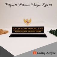 Papan Nama Meja Kerja Akrilik Papan Nama Meja Kantor Kayu
