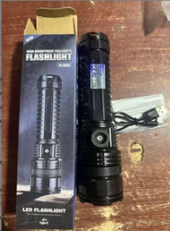 【Menyala selama 500 jam】Senter LED Super Terang 10000 Lumens Jarak Jauh Ringan Tahan Air IPX4 Zoom U