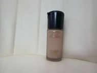 MAC Studio Radiance 潤澤粉底液