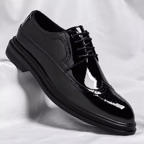Glossy Patent Leather Brogue Perforated Carved Formal Dress Shoes Lace Up Fashion Young Men Groom We