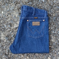 W29/36 Second-Hand Wrangler Jeans Model 13MWZ Actual Waist Measurement 42" Total Length 40.5" Leg Bo