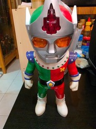 mazzcot 咸旦超人 medicom sofubi