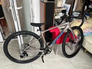 Giant Revolt Adv1 公路車