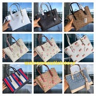 Coach Mollie Tote 25 In Signature Canvas With stripe heart print chambray 各款手袋款式