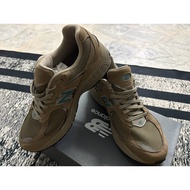 NEW BALANCE 2002R PRELOVED