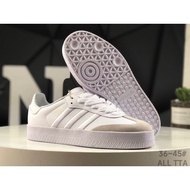 Kasut sukan Adidas Classic