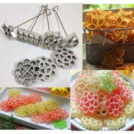 Set of 4 Cast Iron Cake Molds with 4 Handles