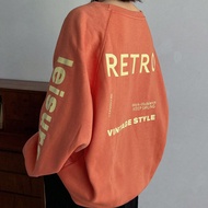 เสื้อสเวตเชิร์ตแขนราเกลนพิมพ์สโลแกนผู้หญิง RETRO 087005421 Work-Life Balance รักษาอารมณ์แจ่มใส สไตล์