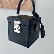 Lv bleecmer box黑銀水波紋盒子包🖤