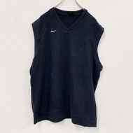 90古著Nike棉質針織背心，搭配刺繡logo和Swoosh標誌，復古黑色，L碼。