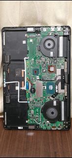 ASUS ZENBOOK PRO UX550V i7-7700HQ GTX1050Ti 15吋筆電零件機 只測試可開機 狀況: 無畫面無ram無硬碟無電池 拆機品相如圖