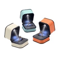 白色/橙色/Tiffany Blue黑邊LED燈求婚戒指盒吊墜盒（預訂）