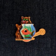 [絕版/單圖單款] 中古 德國版 Kinder Surprise 健達出奇蛋玩具 -  1994年 貓捉魚 #vintage#Kinder Toy#90s#經典#創意#益智