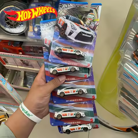 Hot Wheels Diecast Car Model 2026 2017 Nissan Gt R R35 7 Eleven Collab 1/64 Special Edition Alloy Co