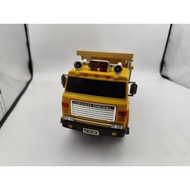 [Ready Stock 1] NISSAN DIESEL UD NISSAN DIESEL Truck Old Toys Electric Dump Truck Model Interesting 