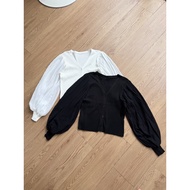 INFINITY : Vitus Top (Vicus) Knitted Shirt V-Neck Front Buttons Decorated With Pleated Sleeves For A