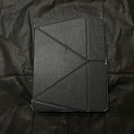 [廉價轉讓♻️] iPad Air 5 Case Cover 保護套 - Logfer 黑色有磁石可直立/橫立