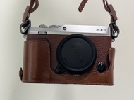 Fujifilm X-E3 silver brown