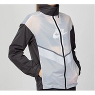 防風 防曬✨Nike 輕量 易攜帶收納 薄外套 運動外套-黑白S