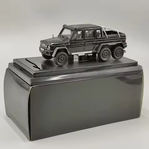 Diecast 1:64 Scale G63 6x6 Black Pickup Truck Alloy Car Model
