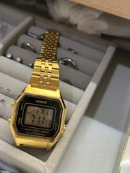 「二手」【CASIO 卡西歐】復古數字型電子系列錶款-金x黑(LA680WGA-1DF)