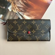 出清不議 ::LOUIS VUITTON:: LV M60136 Emilie系列 花紋皮革釦子長夾