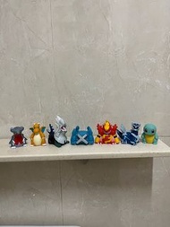 Pokemon盒蛋膠公仔 車厘龜噴火龍比卡超 快龍利歐路 巨金怪 烈咬陸鯊 另有多款 如圖
